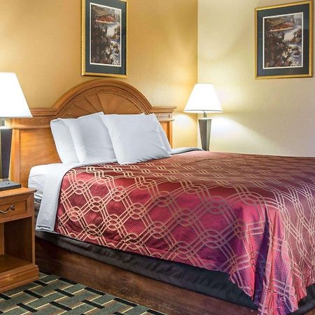 Econo Lodge Dalton Luaran gambar