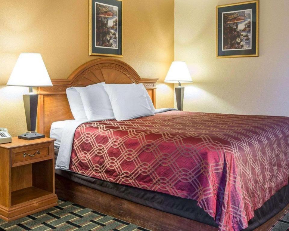 Econo Lodge Dalton Luaran gambar