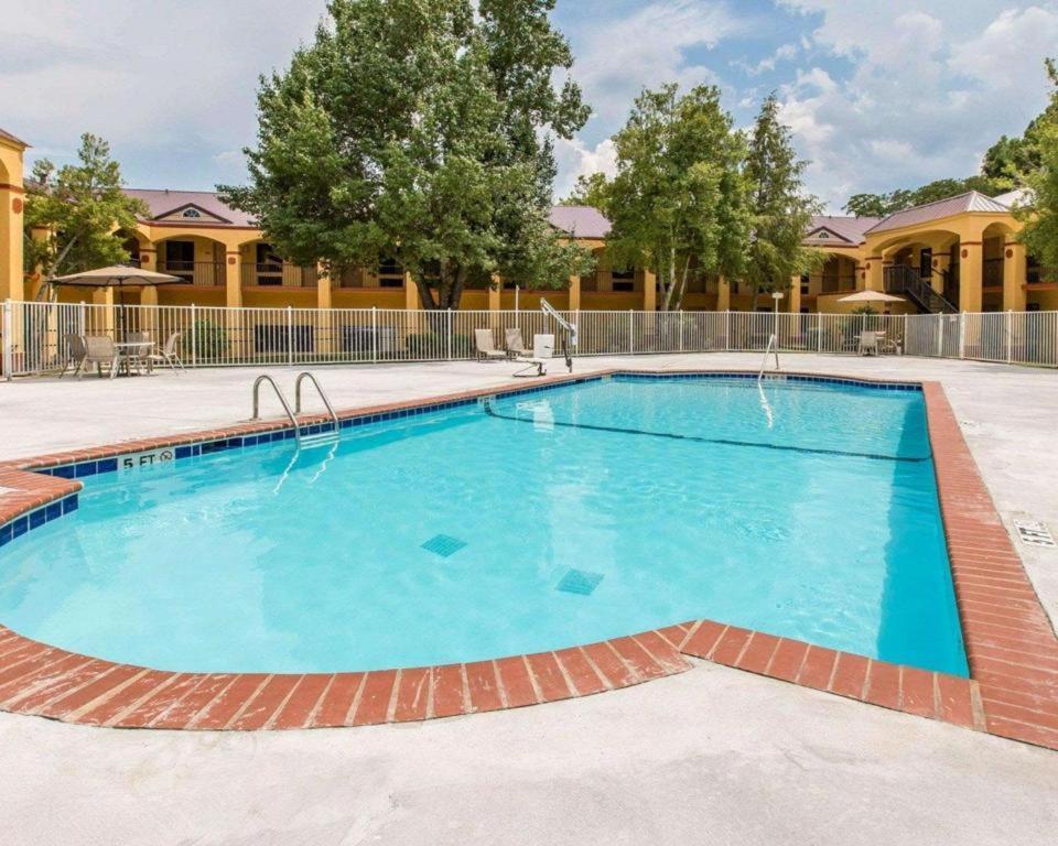 Econo Lodge Dalton Luaran gambar
